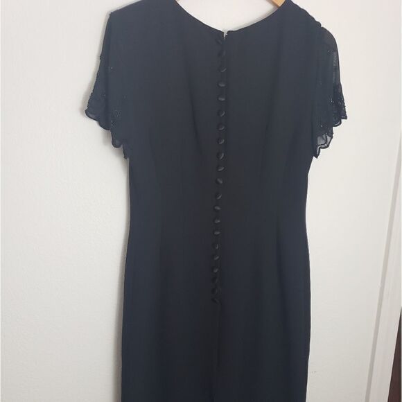 Beautiful beaded dress with satin button back - Picture 4 of 4